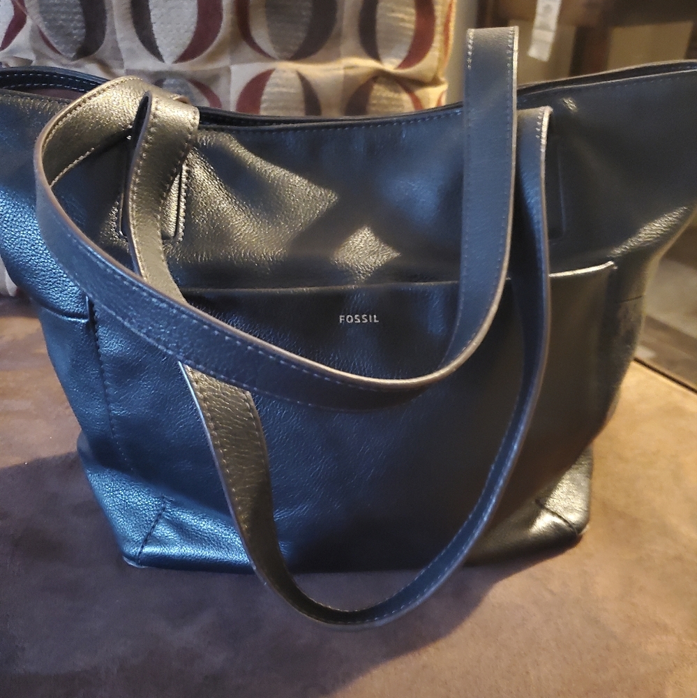 Fossil black purse.